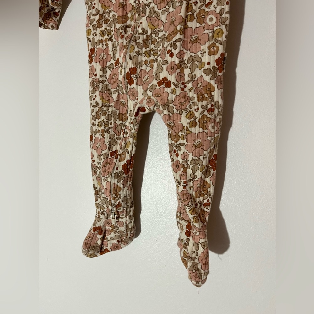Rabbit Bear Floral Organic Cotton Onesie - Picture 7 of 9